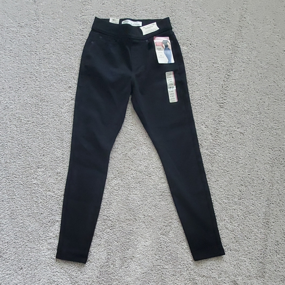 NWT SIGNATURE LEVI STRAUSS